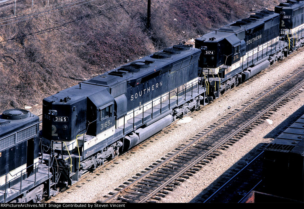 Southern SD45 #3165, SD40 #3174, SD35 #3043